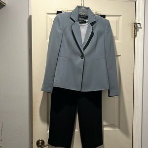 Kasper 2P Pant Suit